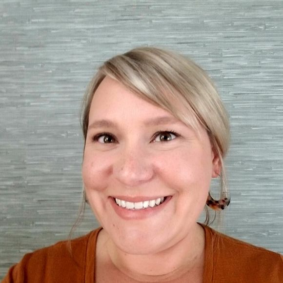 Meet your Posher, Andrea - Picture 1 of 1